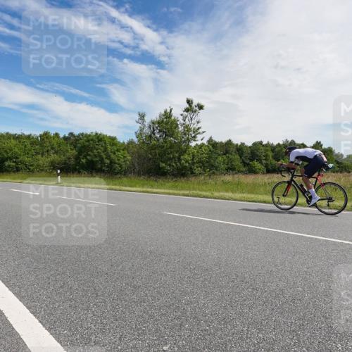21.06.2026 - Viking Triathlon Michael Burmester http://msf.ph/oto/9866388 21.06.2026 11:26:35 Radfahren 77, 99, 141, 141, 429, 442, 462, 560, 653 meine-sportfotos.de