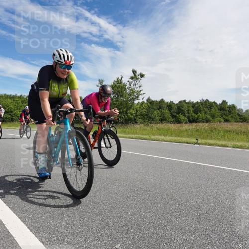 21.06.2026 - Viking Triathlon Michael Burmester http://msf.ph/oto/9866420 21.06.2026 11:27:13 Radfahren 41, 44, 63, 65, 74, 87, 94, 111, 154, 162, 163, 166, 227, 266, 275, 344, 411, 460, 484, 522, 569, 651, 665, 668 meine-sportfotos.de