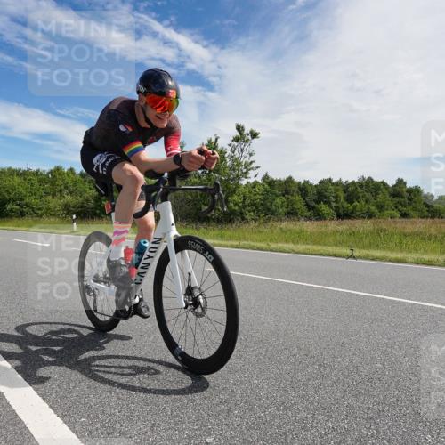 21.06.2026 - Viking Triathlon Michael Burmester http://msf.ph/oto/9866436 21.06.2026 11:27:17 Radfahren 41, 44, 63, 74, 87, 94, 111, 154, 162, 163, 166, 227, 266, 275, 411, 484, 522, 649, 651, 665, 668 meine-sportfotos.de