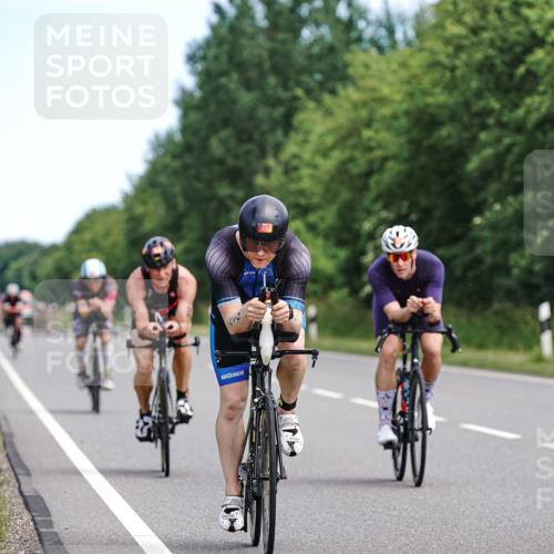 21.06.2026 - Viking Triathlon Michael Burmester http://msf.ph/oto/9866442 21.06.2026 12:07:22 Radfahren 44, 60, 97, 118, 163, 166, 226, 245, 267, 316, 387, 419, 562, 562, 608 meine-sportfotos.de