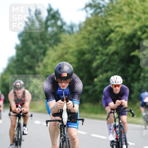 21.06.2026 - Viking Triathlon Michael Burmester http://msf.ph/oto/9866443 21.06.2026 12:07:23 Radfahren 44, 97, 118, 163, 166, 226, 245, 267, 316, 387, 419, 562, 562, 608 meine-sportfotos.de