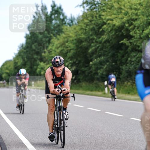 21.06.2026 - Viking Triathlon Michael Burmester http://msf.ph/oto/9866445 21.06.2026 12:07:23 Radfahren 44, 97, 118, 163, 166, 226, 245, 267, 316, 387, 419, 562, 562, 608 meine-sportfotos.de