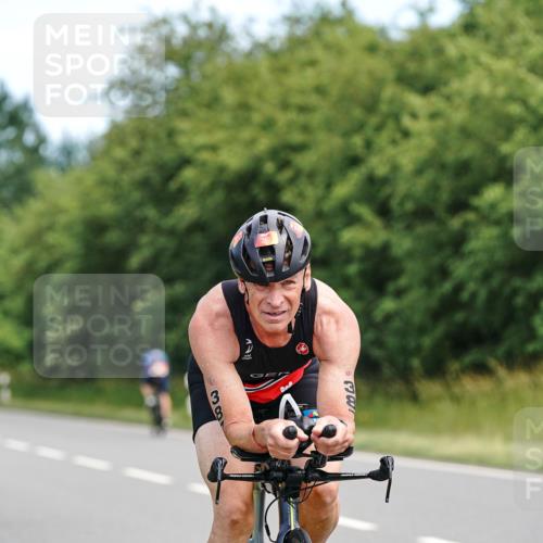 21.06.2026 - Viking Triathlon Michael Burmester http://msf.ph/oto/9866449 21.06.2026 12:07:24 Radfahren 44, 97, 118, 163, 166, 226, 245, 267, 316, 387, 419, 562, 562, 608 meine-sportfotos.de