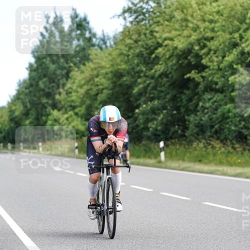 21.06.2026 - Viking Triathlon Michael Burmester http://msf.ph/oto/9866452 21.06.2026 12:07:25 Radfahren 44, 97, 118, 163, 166, 226, 245, 267, 316, 387, 419, 562, 562 meine-sportfotos.de