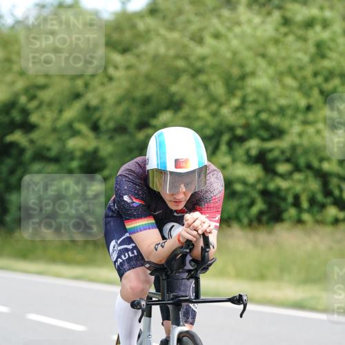 21.06.2026 - Viking Triathlon Michael Burmester http://msf.ph/oto/9866454 21.06.2026 12:07:26 Radfahren 44, 97, 118, 163, 166, 226, 245, 245, 267, 316, 387, 419, 562, 562 meine-sportfotos.de