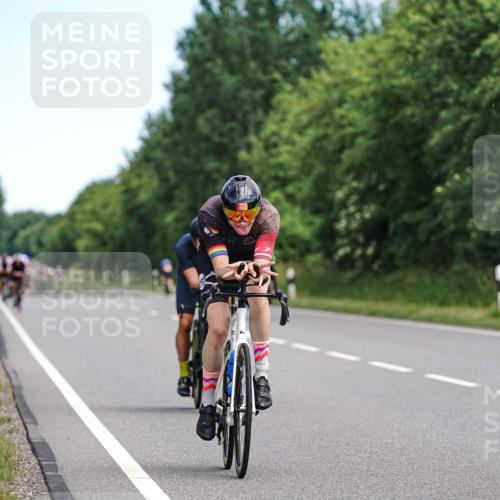 21.06.2026 - Viking Triathlon Michael Burmester http://msf.ph/oto/9866463 21.06.2026 12:07:34 Radfahren 44, 90, 97, 118, 163, 211, 226, 245, 245, 422, 562, 562, 621 meine-sportfotos.de