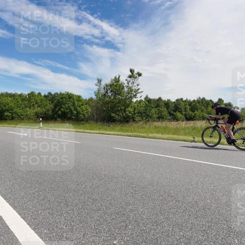 21.06.2026 - Viking Triathlon Michael Burmester http://msf.ph/oto/9866466 21.06.2026 11:27:45 Radfahren 122, 301, 315, 357, 357, 417, 417, 438, 450, 513, 670 meine-sportfotos.de