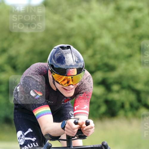 21.06.2026 - Viking Triathlon Michael Burmester http://msf.ph/oto/9866467 21.06.2026 12:07:36 Radfahren 90, 97, 118, 163, 211, 226, 245, 245, 422, 562, 562, 621 meine-sportfotos.de