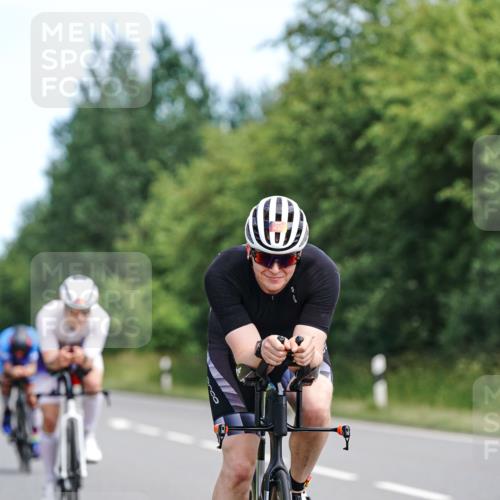 21.06.2026 - Viking Triathlon Michael Burmester http://msf.ph/oto/9866501 21.06.2026 12:08:18 Radfahren 37, 138, 295, 305, 410, 411, 490, 622, 652 meine-sportfotos.de