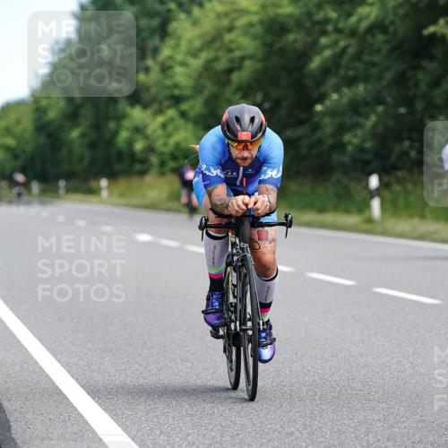 21.06.2026 - Viking Triathlon Michael Burmester http://msf.ph/oto/9866511 21.06.2026 12:08:20 Radfahren 37, 138, 295, 305, 410, 411, 490, 622, 652 meine-sportfotos.de