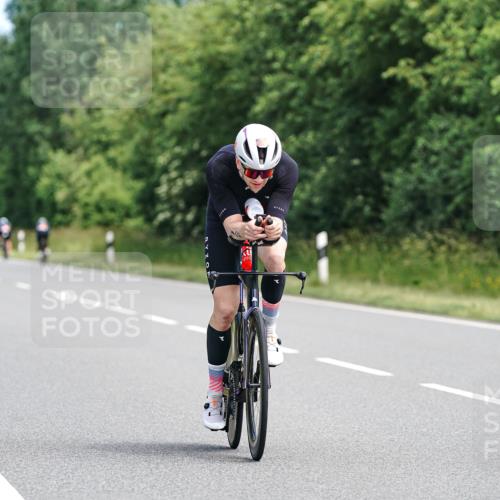 21.06.2026 - Viking Triathlon Michael Burmester http://msf.ph/oto/9866527 21.06.2026 12:08:56 Radfahren 63, 68, 72, 84, 104, 115, 123, 162, 180, 181, 181, 224, 359, 370, 370, 409, 427, 427, 500 meine-sportfotos.de
