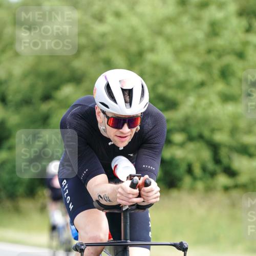 21.06.2026 - Viking Triathlon Michael Burmester http://msf.ph/oto/9866532 21.06.2026 12:08:58 Radfahren 63, 72, 84, 104, 109, 115, 123, 145, 162, 180, 181, 181, 224, 359, 370, 409, 427, 500, 626 meine-sportfotos.de