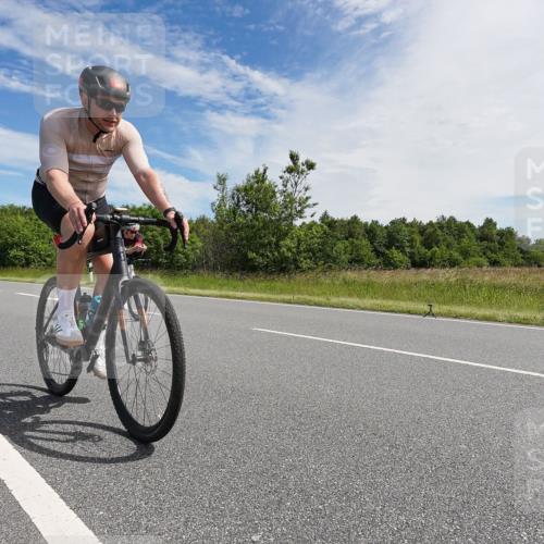 21.06.2026 - Viking Triathlon Michael Burmester http://msf.ph/oto/9866567 21.06.2026 11:29:20 Radfahren 253, 286, 359, 375, 459, 552, 616, 619, 631, 631, 660 meine-sportfotos.de