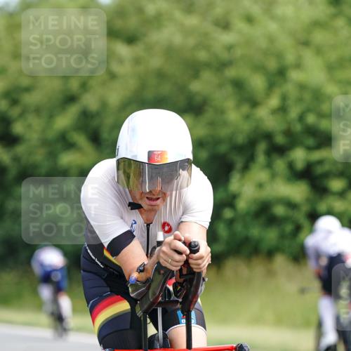 21.06.2026 - Viking Triathlon Michael Burmester http://msf.ph/oto/9866593 21.06.2026 12:09:53 Radfahren 64, 185, 185, 298, 378, 378, 438, 460, 484, 522 meine-sportfotos.de