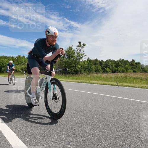 21.06.2026 - Viking Triathlon Michael Burmester http://msf.ph/oto/9866604 21.06.2026 11:30:06 Radfahren 27, 34, 45, 125, 127, 167, 188, 300, 327, 333, 340, 356, 601, 610, 615, 646, 647, 656, 663 meine-sportfotos.de