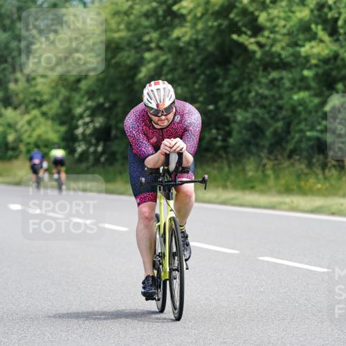21.06.2026 - Viking Triathlon Michael Burmester http://msf.ph/oto/9866630 21.06.2026 12:11:37 Radfahren 40, 77, 141, 220, 272, 286, 413, 413, 498, 567, 649 meine-sportfotos.de