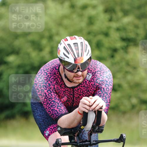 21.06.2026 - Viking Triathlon Michael Burmester http://msf.ph/oto/9866634 21.06.2026 12:11:38 Radfahren 40, 77, 141, 220, 272, 286, 413, 413, 498, 567, 649 meine-sportfotos.de