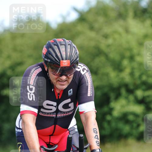 21.06.2026 - Viking Triathlon Michael Burmester http://msf.ph/oto/9866639 21.06.2026 12:11:44 Radfahren 40, 141, 220, 272, 286, 413, 434, 498, 512, 567, 649 meine-sportfotos.de