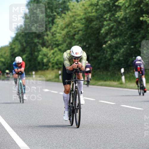 21.06.2026 - Viking Triathlon Michael Burmester http://msf.ph/oto/9866643 21.06.2026 12:11:49 Radfahren 40, 174, 220, 286, 302, 413, 434, 462, 498, 512, 649 meine-sportfotos.de