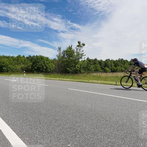 21.06.2026 - Viking Triathlon Michael Burmester http://msf.ph/oto/9866646 21.06.2026 11:30:55 Radfahren 104, 152, 393, 410 meine-sportfotos.de