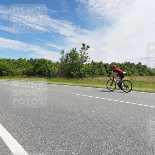 21.06.2026 - Viking Triathlon Michael Burmester http://msf.ph/oto/9866734 21.06.2026 11:32:46 Radfahren 33, 71, 114, 151, 233, 248, 392, 398, 414, 415, 447, 550, 627, 627, 636, 637, 641, 666 meine-sportfotos.de