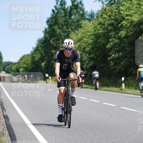 21.06.2026 - Viking Triathlon Michael Burmester http://msf.ph/oto/9866766 21.06.2026 12:12:50 Radfahren 301, 303, 346, 473, 485, 491, 566 meine-sportfotos.de