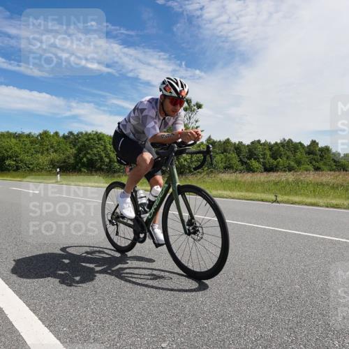 21.06.2026 - Viking Triathlon Michael Burmester http://msf.ph/oto/9866786 21.06.2026 11:33:24 Radfahren 85, 265, 339, 376, 389, 403, 421, 453, 457, 486, 487, 496, 497, 506, 520, 521 meine-sportfotos.de