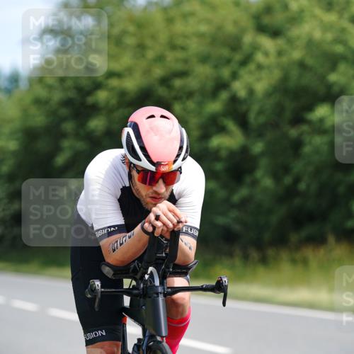 21.06.2026 - Viking Triathlon Michael Burmester http://msf.ph/oto/9866806 21.06.2026 12:13:18 Radfahren 1, 4, 14, 18, 18, 33, 70, 92, 107, 117, 122, 131, 151, 175, 207, 296, 376, 414, 432, 450, 486, 487, 506, 559, 574, 637, 664 meine-sportfotos.de