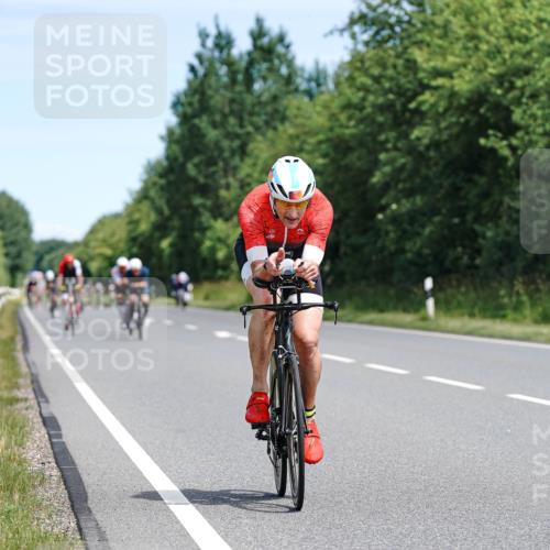 21.06.2026 - Viking Triathlon Michael Burmester http://msf.ph/oto/9866815 21.06.2026 12:13:22 Radfahren 1, 4, 14, 18, 18, 33, 70, 92, 107, 117, 131, 151, 156, 175, 207, 296, 376, 414, 486, 487, 506, 559, 574, 637, 664 meine-sportfotos.de
