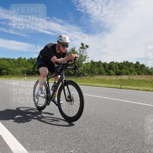 21.06.2026 - Viking Triathlon Michael Burmester http://msf.ph/oto/9866852 21.06.2026 11:35:14 Radfahren 9, 213, 217, 231, 278, 278, 279, 318, 345 meine-sportfotos.de
