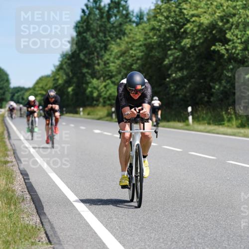 21.06.2026 - Viking Triathlon Michael Burmester http://msf.ph/oto/9866859 21.06.2026 12:13:36 Radfahren 18, 33, 70, 156, 254, 393, 414, 482, 489 meine-sportfotos.de
