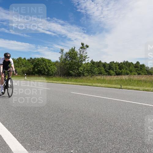 21.06.2026 - Viking Triathlon Michael Burmester http://msf.ph/oto/9866860 21.06.2026 11:35:24 Radfahren 213, 278, 279, 318, 363, 458 meine-sportfotos.de