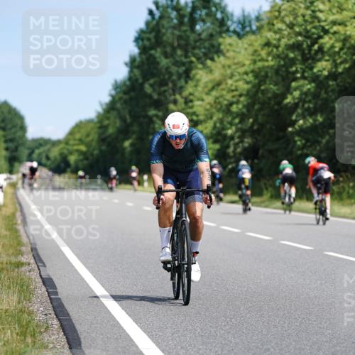 21.06.2026 - Viking Triathlon Michael Burmester http://msf.ph/oto/9866924 21.06.2026 12:14:00 Radfahren 61, 93, 254, 449, 515, 564, 629, 641, 653 meine-sportfotos.de