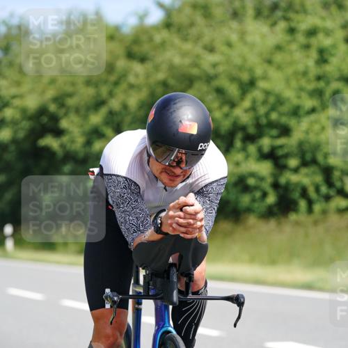 21.06.2026 - Viking Triathlon Michael Burmester http://msf.ph/oto/9867075 21.06.2026 12:15:36 Radfahren 21, 59, 135, 184, 221, 334, 389, 430, 590, 614 meine-sportfotos.de