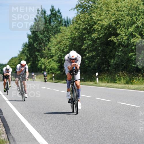 21.06.2026 - Viking Triathlon Michael Burmester http://msf.ph/oto/9867087 21.06.2026 12:15:51 Radfahren 21, 178, 184, 184, 195, 221, 248, 334, 389, 394, 521, 551, 590, 590 meine-sportfotos.de