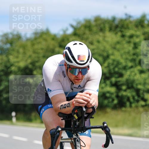21.06.2026 - Viking Triathlon Michael Burmester http://msf.ph/oto/9867128 21.06.2026 12:15:55 Radfahren 21, 178, 184, 184, 195, 248, 334, 347, 389, 394, 405, 521, 551, 590, 590, 603, 651 meine-sportfotos.de