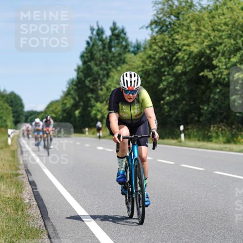 21.06.2026 - Viking Triathlon Michael Burmester http://msf.ph/oto/9867150 21.06.2026 12:16:07 Radfahren 22, 178, 184, 195, 248, 264, 333, 347, 377, 394, 405, 405, 511, 521, 538, 551, 590, 603, 651 meine-sportfotos.de