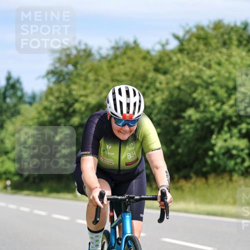 21.06.2026 - Viking Triathlon Michael Burmester http://msf.ph/oto/9867153 21.06.2026 12:16:08 Radfahren 22, 153, 178, 184, 195, 248, 264, 333, 347, 377, 394, 405, 405, 511, 521, 538, 551, 590, 603, 651 meine-sportfotos.de