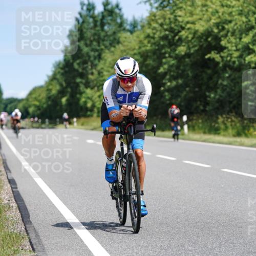 21.06.2026 - Viking Triathlon Michael Burmester http://msf.ph/oto/9867173 21.06.2026 12:16:12 Radfahren 22, 153, 178, 184, 195, 248, 264, 309, 333, 347, 377, 405, 405, 511, 521, 538, 590, 603, 651 meine-sportfotos.de