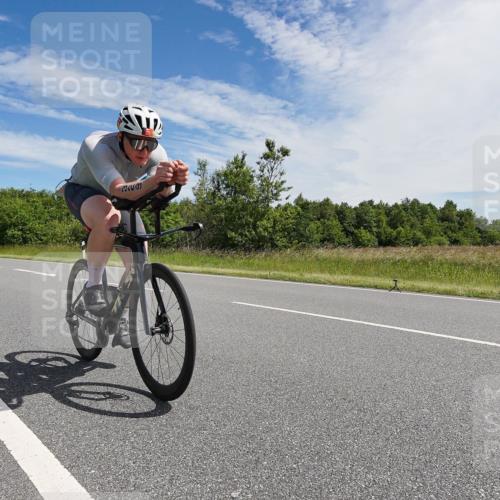21.06.2026 - Viking Triathlon Michael Burmester http://msf.ph/oto/9867206 21.06.2026 11:37:17 Radfahren 271, 312, 312, 329, 332, 609, 630 meine-sportfotos.de