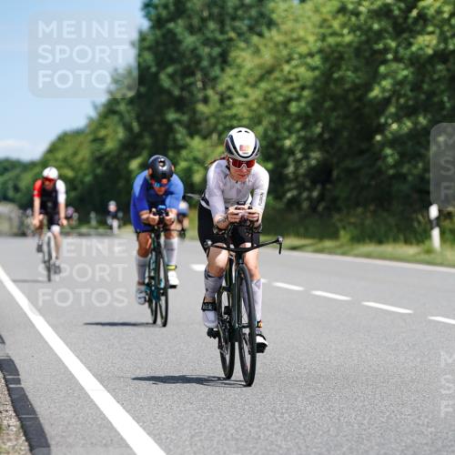 21.06.2026 - Viking Triathlon Michael Burmester http://msf.ph/oto/9867247 21.06.2026 12:16:51 Radfahren 47, 81, 193, 229, 242, 278, 300, 311, 311, 424, 453, 466, 479, 524, 536, 537 meine-sportfotos.de