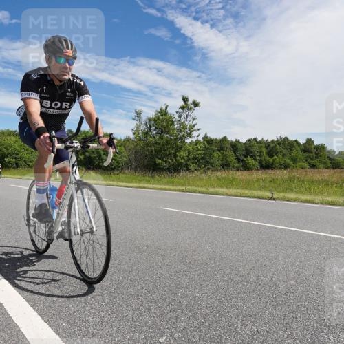 21.06.2026 - Viking Triathlon Michael Burmester http://msf.ph/oto/9867258 21.06.2026 11:38:05 Radfahren 13, 17, 30, 48, 54, 170, 200, 230, 238, 249, 251, 310, 343, 391, 444, 472, 534, 568, 620, 635, 644 meine-sportfotos.de