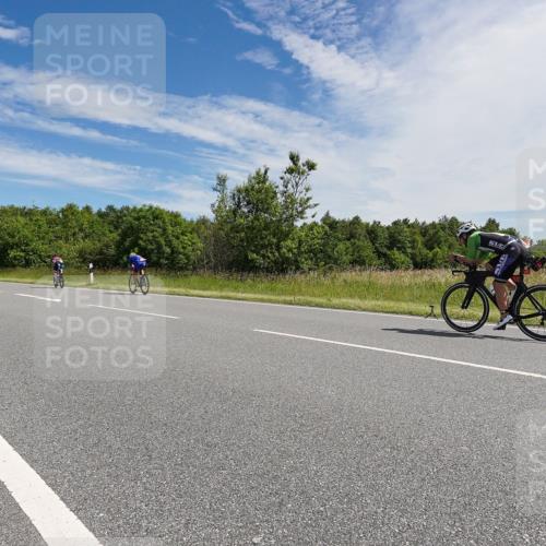 21.06.2026 - Viking Triathlon Michael Burmester http://msf.ph/oto/9867300 21.06.2026 11:38:35 Radfahren 1, 4, 17, 43, 82, 139, 208, 230, 268, 285, 328, 469, 494, 563, 654 meine-sportfotos.de