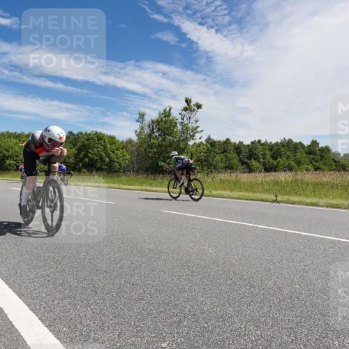 21.06.2026 - Viking Triathlon Michael Burmester http://msf.ph/oto/9867306 21.06.2026 11:38:35 Radfahren 1, 4, 17, 43, 82, 139, 208, 230, 268, 285, 328, 469, 494, 563, 654 meine-sportfotos.de