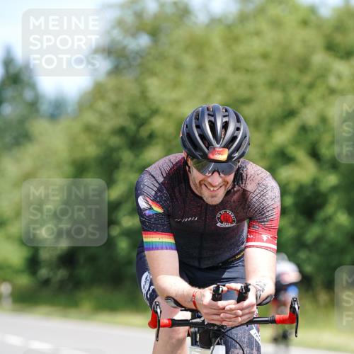 21.06.2026 - Viking Triathlon Michael Burmester http://msf.ph/oto/9867323 21.06.2026 12:17:52 Radfahren 200, 253, 285, 354, 354, 363, 404, 439, 440, 458, 461, 539, 550, 568, 576, 604 meine-sportfotos.de