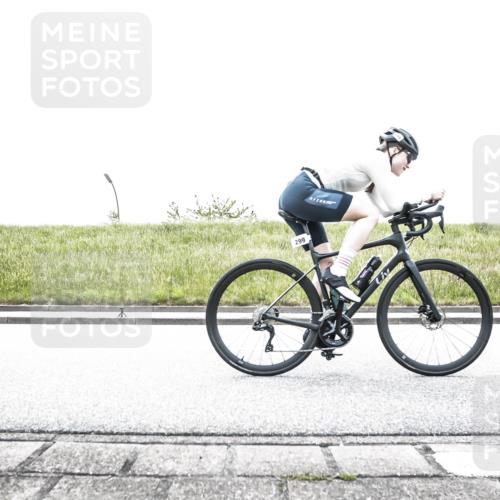 21.06.2026 - 29. Vierlanden-Triathlon H.Heesch http://msf.ph/oto/9867364 21.06.2026 10:32:36 Radfahren 12, 54, 93, 217, 239, 287, 299, 302, 324 meine-sportfotos.de