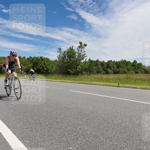 21.06.2026 - Viking Triathlon Michael Burmester http://msf.ph/oto/9867419 21.06.2026 11:38:58 Radfahren 100, 102, 105, 164, 171, 276, 306, 326, 531, 605, 606, 617, 638, 648 meine-sportfotos.de