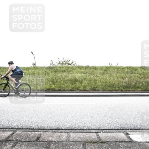 21.06.2026 - 29. Vierlanden-Triathlon H.Heesch http://msf.ph/oto/9867548 21.06.2026 10:35:01 Radfahren 47, 157, 187, 317, 320, 334, 525 meine-sportfotos.de