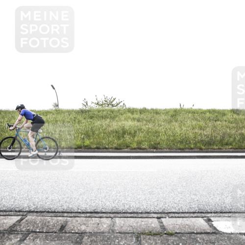 21.06.2026 - 29. Vierlanden-Triathlon H.Heesch http://msf.ph/oto/9867573 21.06.2026 10:35:21 Radfahren 112, 220, 257, 271, 611 meine-sportfotos.de