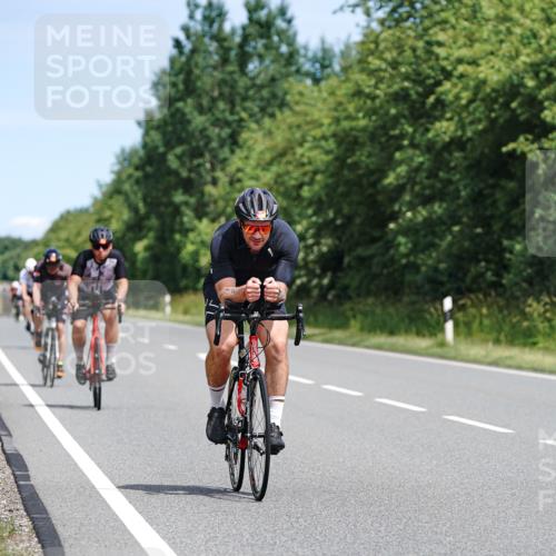 21.06.2026 - Viking Triathlon Michael Burmester http://msf.ph/oto/9867593 21.06.2026 12:19:02 Radfahren 39, 52, 171, 217, 233, 323, 325, 371, 452, 496, 516, 517, 648, 656, 662 meine-sportfotos.de